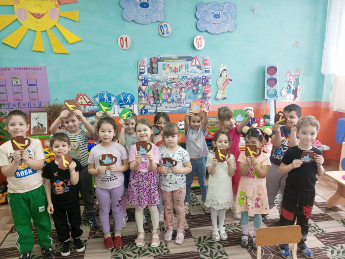 "Подарки на праздник" "Подарки на праздник".